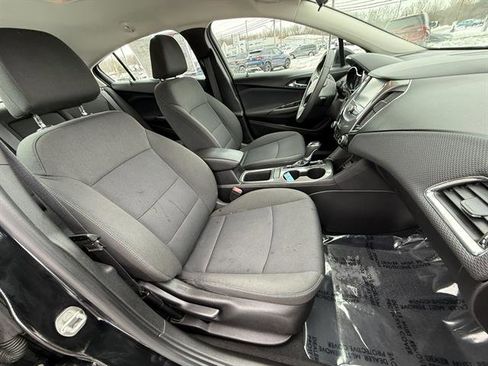 Used 2017 Chevrolet Cruze LT w/ Convenience Package image 24