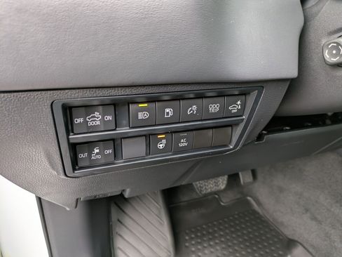 Used 2023 Toyota Tundra Platinum image 16