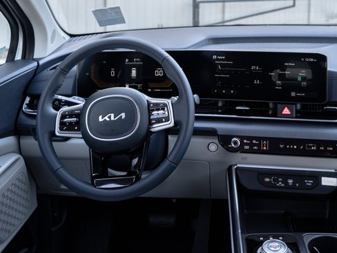 New 2026 Kia Carnival EX FWD image 34