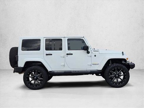 Used 2015 Jeep Wrangler Unlimited Sahara w/ Connectivity Group image 4