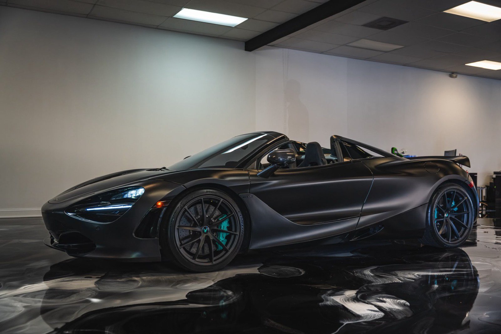 Used 2020 McLaren 720S Performance RWD image 13
