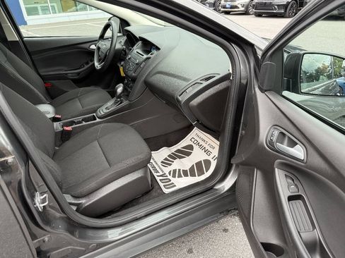 Used 2017 Ford Focus SE FWD image 10