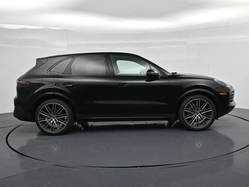 Certified 2023 Porsche Cayenne S Platinum AWD/4WD image 8