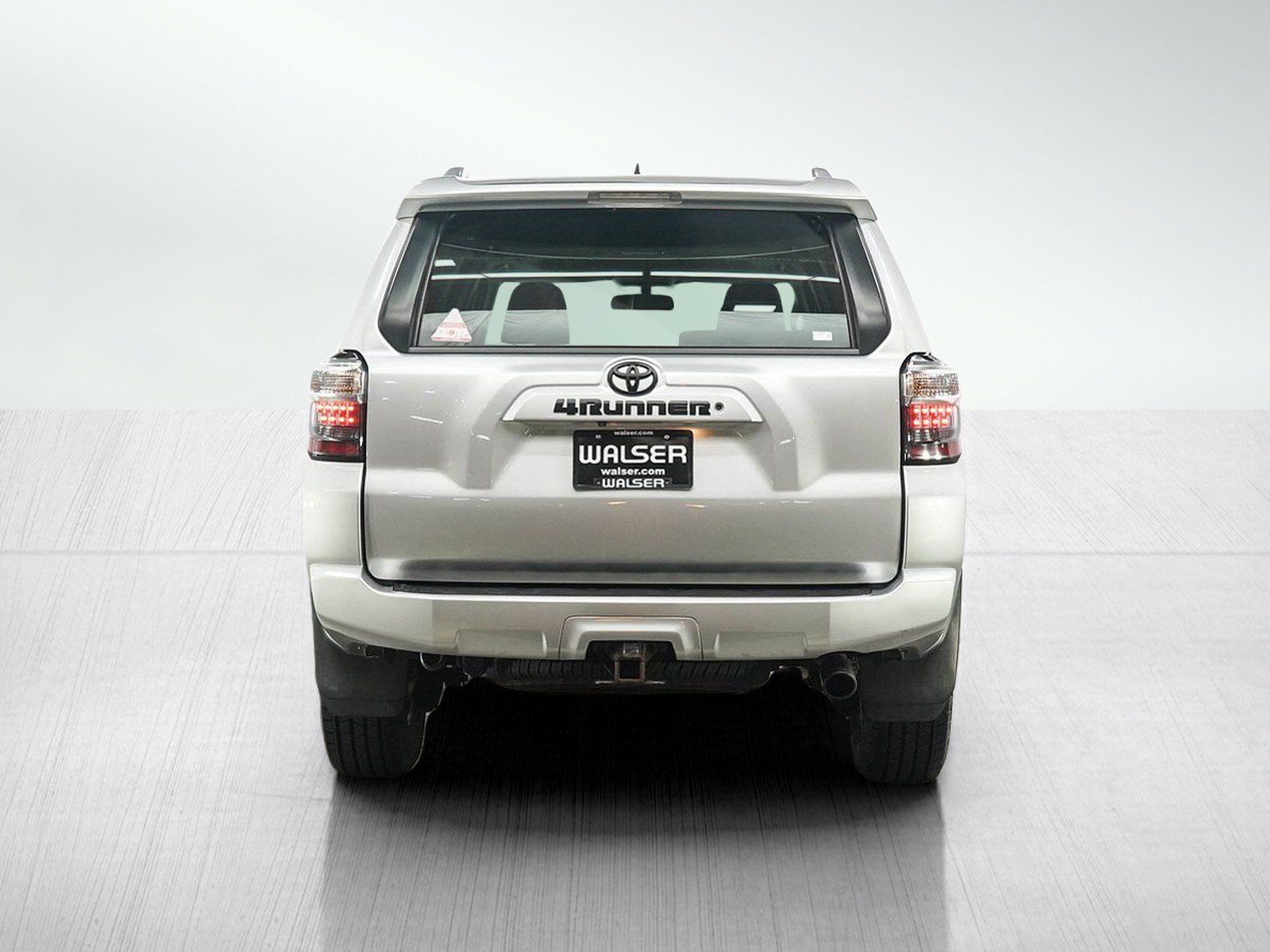 Used 2016 Toyota 4Runner SR5 Premium AWD/4WD image 4