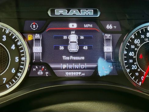 Used 2024 RAM 1500 Laramie image 8