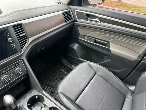 Used 2021 Volkswagen Atlas SE FWD image 30