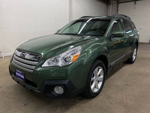 Used 2013 Subaru Outback 2.5i Premium w/ All-Weather Pkg AWD/4WD image 8