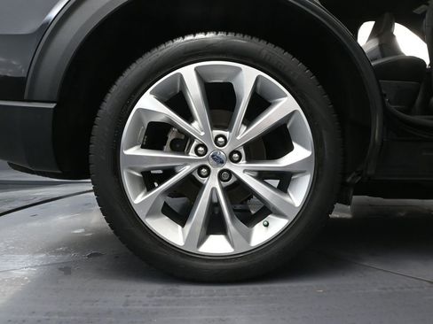 Used 2023 Ford Explorer Platinum w/ Technology Package AWD/4WD image 15