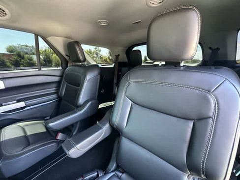 Used 2023 Ford Explorer XLT w/ Equipment Group 202A AWD/4WD image 16