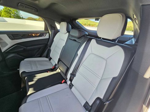 Used 2025 Porsche Cayenne S AWD/4WD image 17