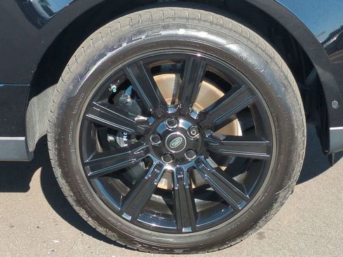 Used 2019 Land Rover Range Rover HSE image 10