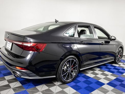 Used 2025 Volkswagen Jetta GLI Autobahn FWD image 6