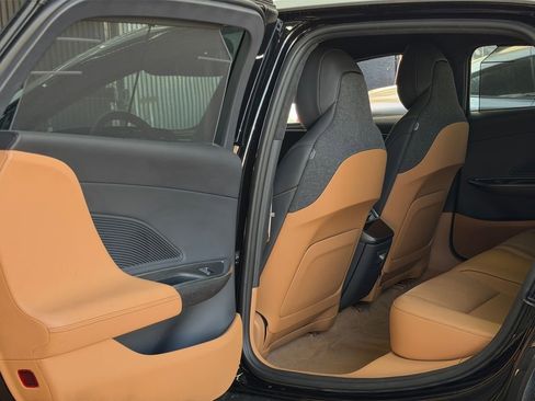 Used 2024 Lucid Air Touring image 19