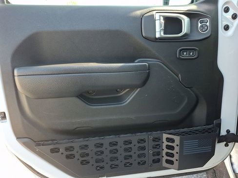 Used 2023 Jeep Gladiator Sport image 12