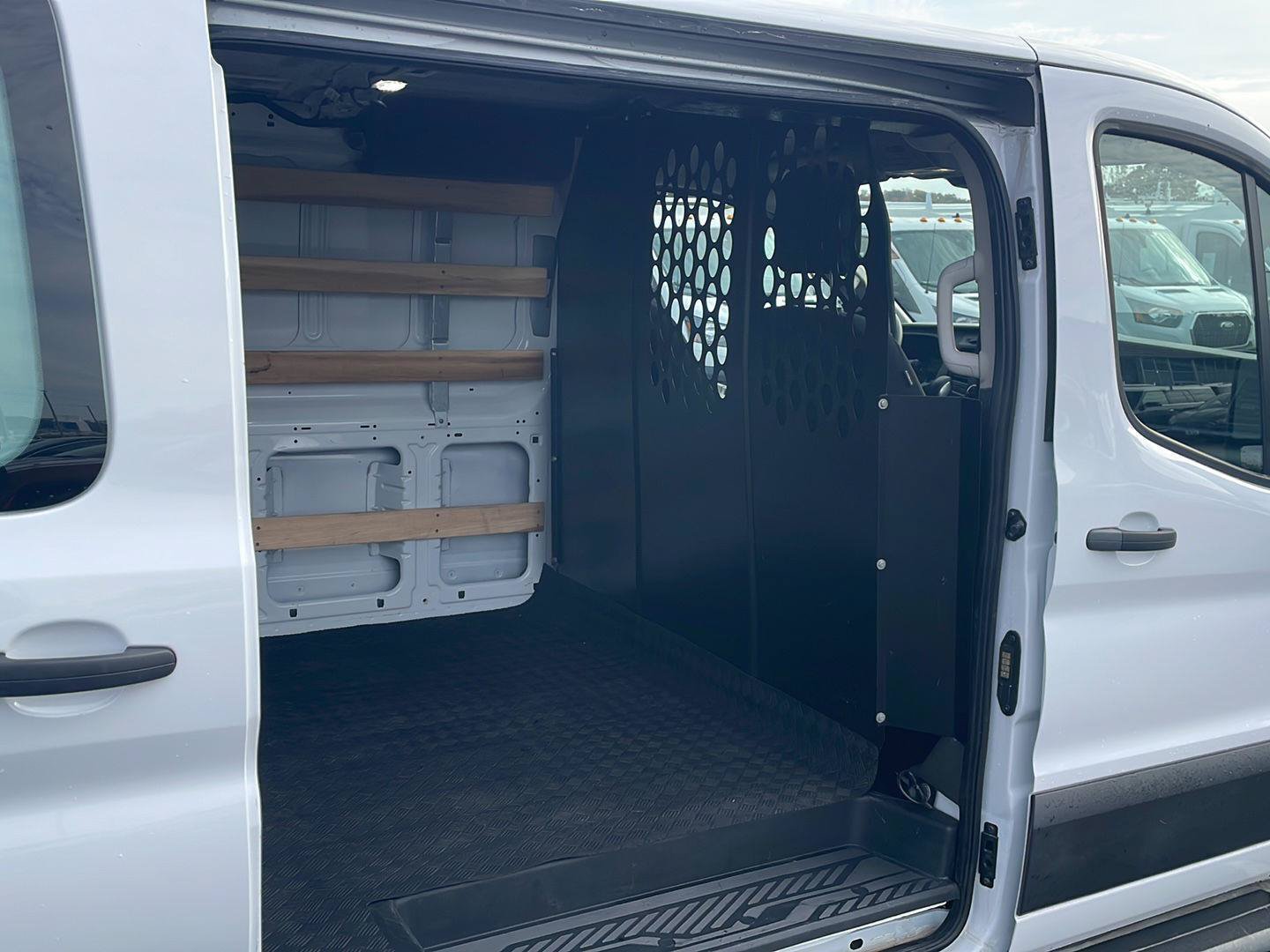 Used 2025 Ford Transit 250 Low Roof w/ Exterior Upgrade Package RWD image 23