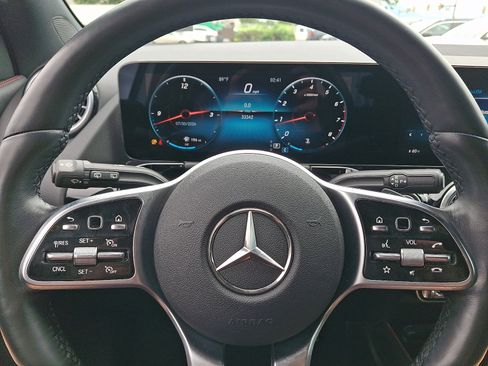Used 2022 Mercedes-Benz GLA 250 4MATIC image 18
