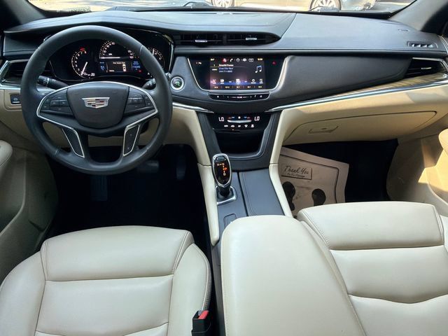 Used 2017 Cadillac XT5 FWD image 23