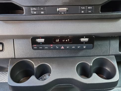 Used 2019 Mercedes-Benz Sprinter 2500 image 14
