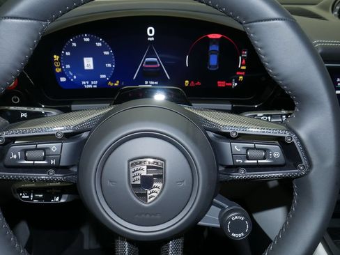 Certified 2026 Porsche Macan Turbo Electric AWD/4WD image 32