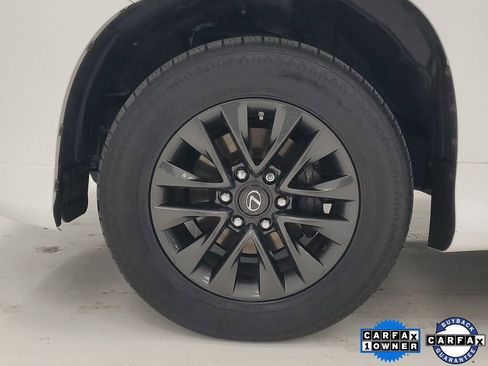 Used 2020 Lexus GX 460 Premium w/ Premium Package image 9