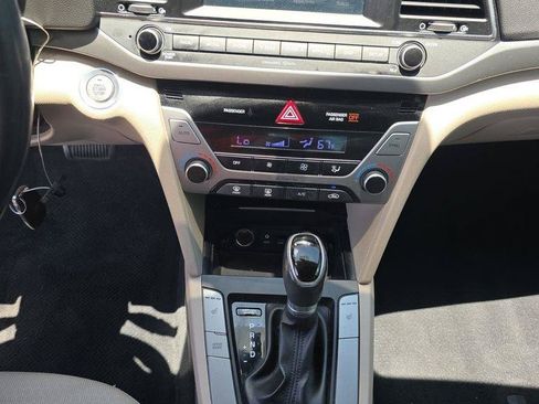 Used 2018 Hyundai Elantra Value Edition FWD image 11