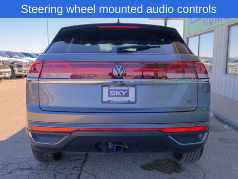 Used 2025 Volkswagen Atlas Cross Sport SE image 7