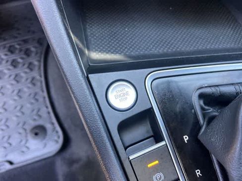 Used 2019 Volkswagen Jetta SE FWD image 28