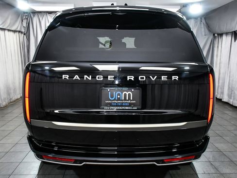 Used 2025 Land Rover Range Rover SE AWD/4WD image 5
