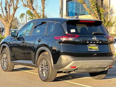 Used 2023 Nissan Rogue S image 6