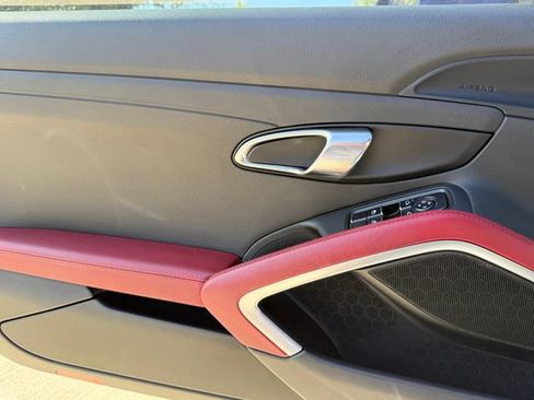 Used 2020 Porsche 718 Boxster RWD image 20