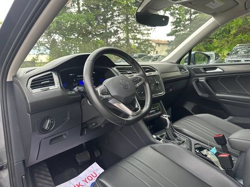 Certified 2023 Volkswagen Tiguan SE AWD/4WD image 11
