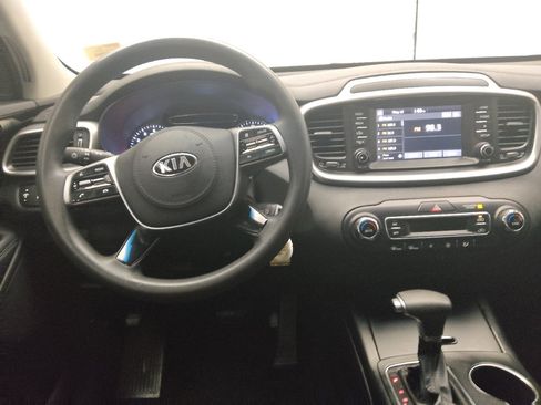 Used 2019 Kia Sorento FWD V6 image 22