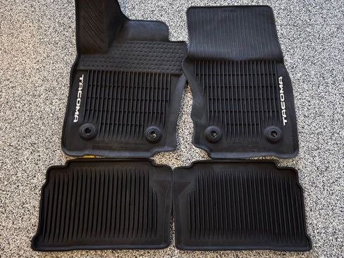 Used 2025 Toyota Tacoma SR5 image 60