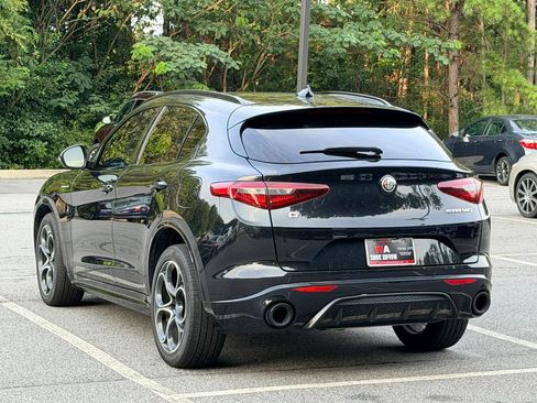 Used 2022 Alfa Romeo Stelvio Veloce AWD/4WD image 7