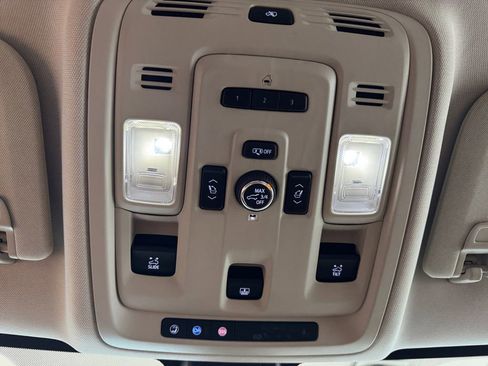 Used 2021 GMC Yukon Denali w/ Denali Premium Package AWD/4WD image 24