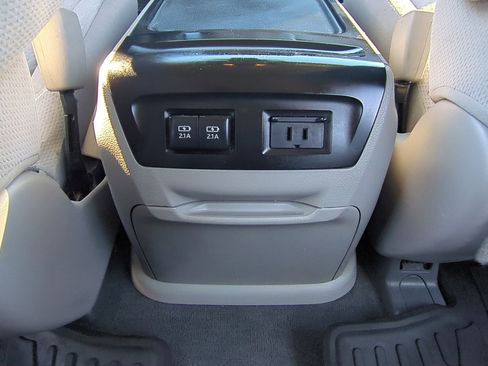 Used 2020 Toyota Sienna LE image 19