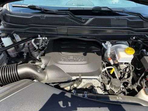 Certified 2025 RAM 2500 Big Horn AWD/4WD image 33