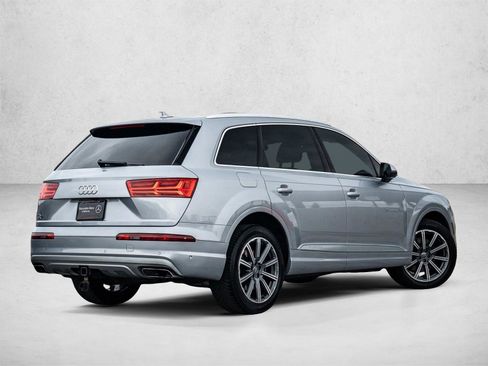 Used 2019 Audi Q7 3.0T Premium Plus w/ Premium Plus Package AWD/4WD image 4