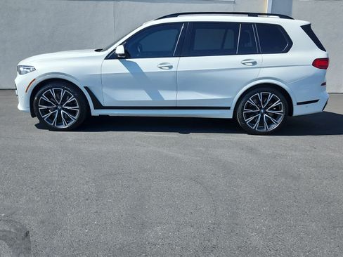 Used 2022 BMW X7 M50i AWD/4WD image 4