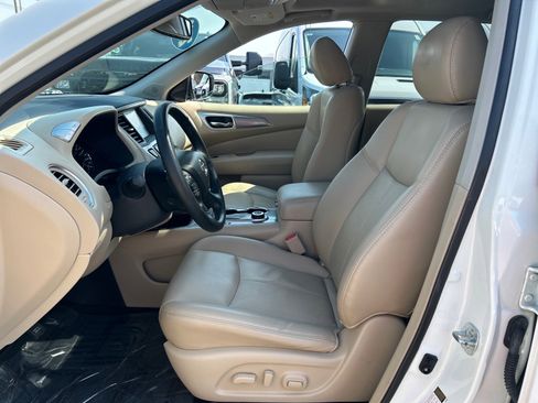 Used 2019 Nissan Pathfinder SL w/ SL Premium Package image 9