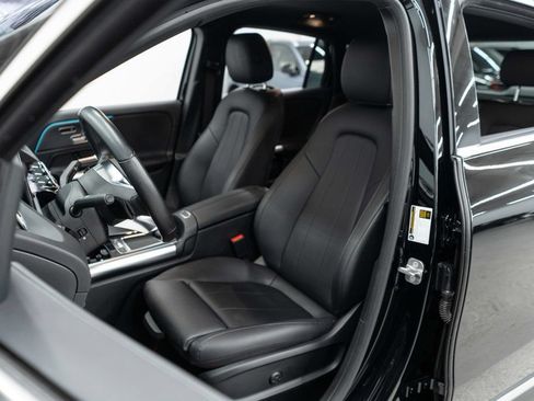 Used 2025 Mercedes-Benz GLA 250 4MATIC w/ Winter Package image 8