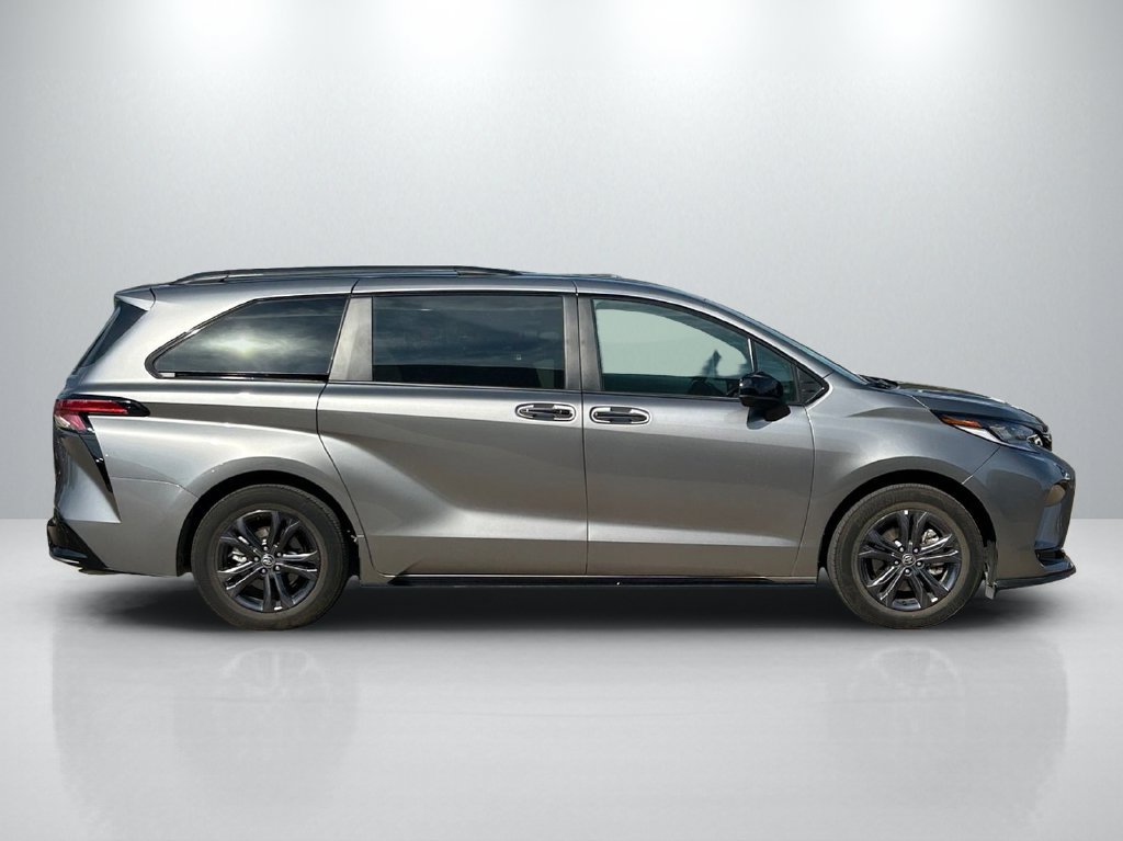 Certified 2026 Toyota Sienna XSE AWD/4WD image 4