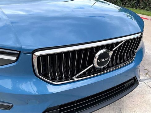 Certified 2024 Volvo XC40 B5 Core AWD/4WD image 38