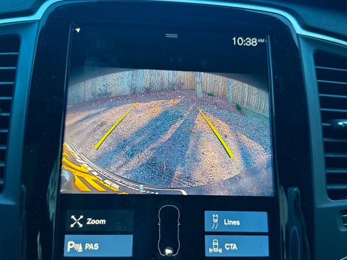 Used 2022 Volvo XC90 T6 Momentum image 31