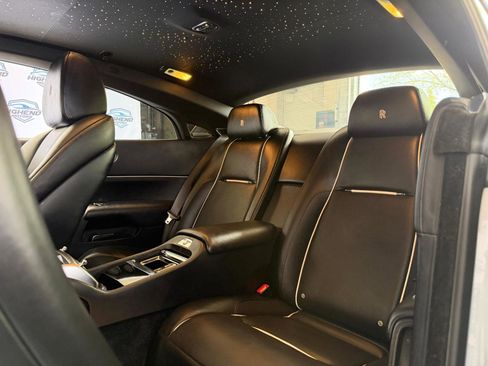 Used 2016 Rolls-Royce Wraith RWD image 18