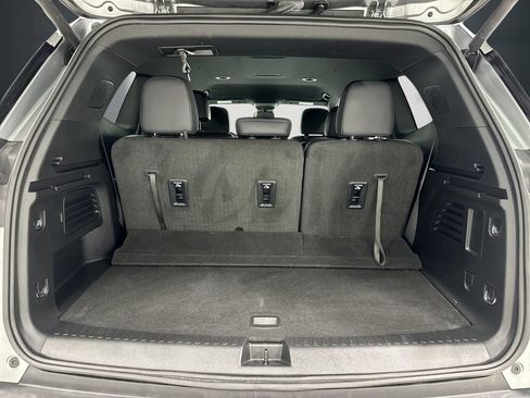 Used 2024 GMC Acadia Elevation w/ Luxury Package FWD image 12