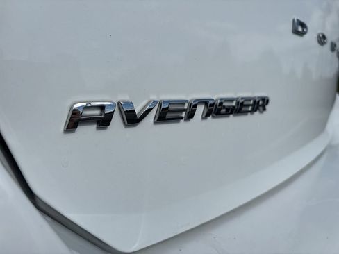 Used 2012 Dodge Avenger R/T FWD image 35