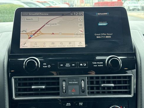 Used 2024 Nissan Armada SV image 9