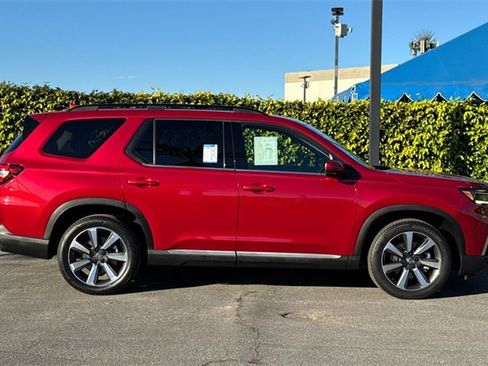 Certified 2023 Honda Pilot Elite image 3