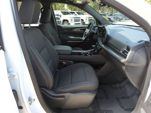 Certified 2026 Chevrolet Traverse LT FWD image 23